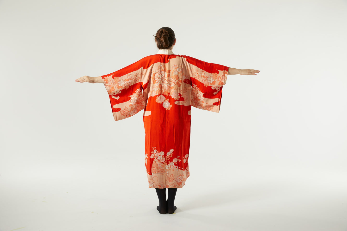 Silk Kimono "花 (hana)"