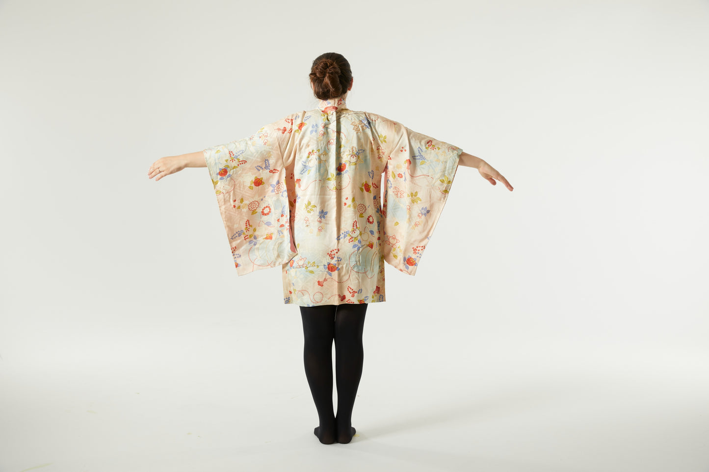 The Haori "シュール (Shūru)" Handcrafted Silk Vintage