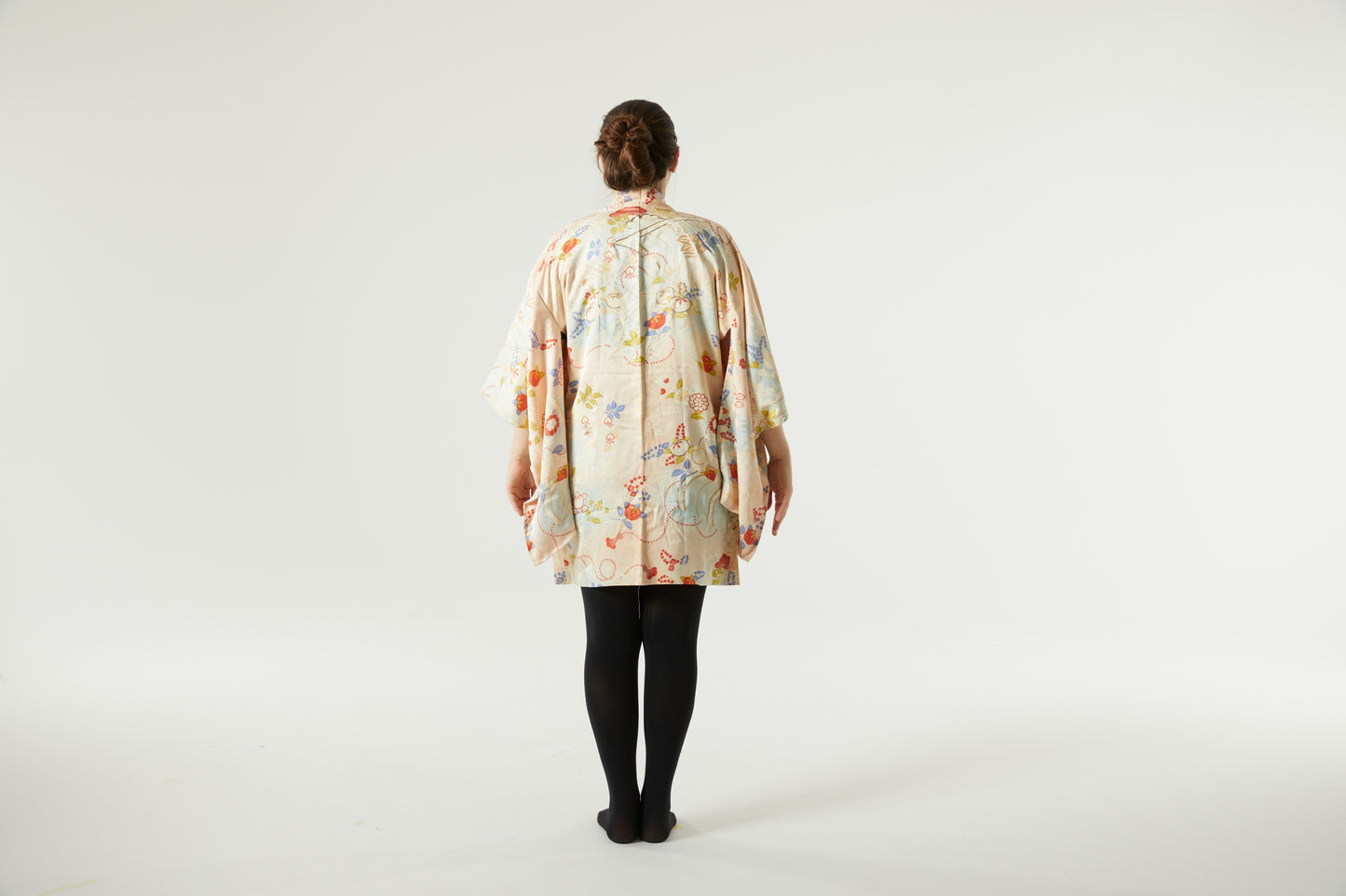 The Haori "シュール (Shūru)" Handcrafted Silk Vintage